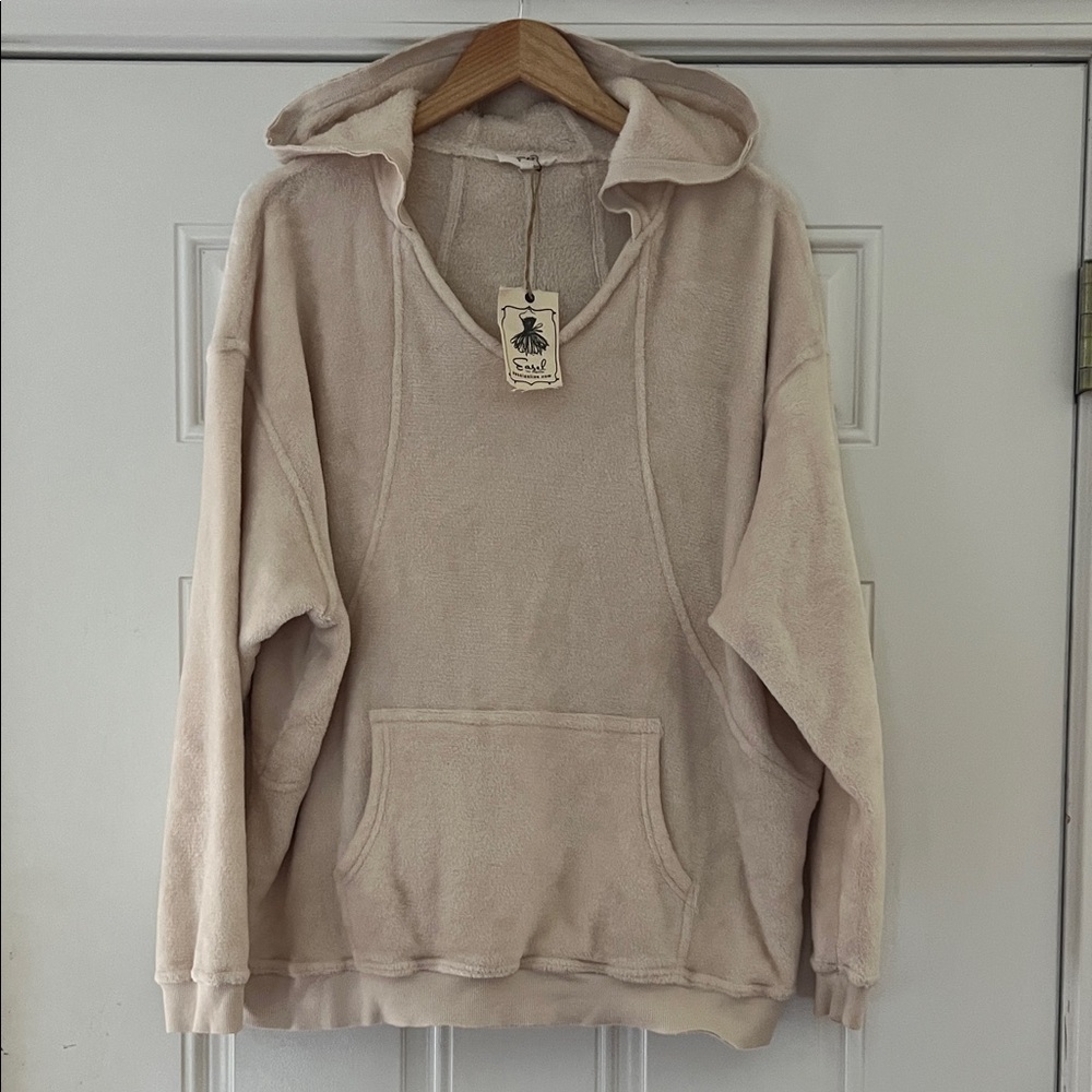 NWT Easel Women’s Ivory Fleece Fur Soft Oversized Hoodie Size: S